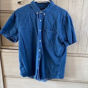 Men’s casual denim button down